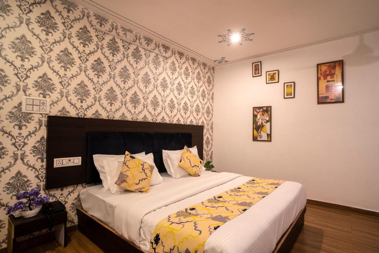 Tripli Arunoday Palace Hotel 3*