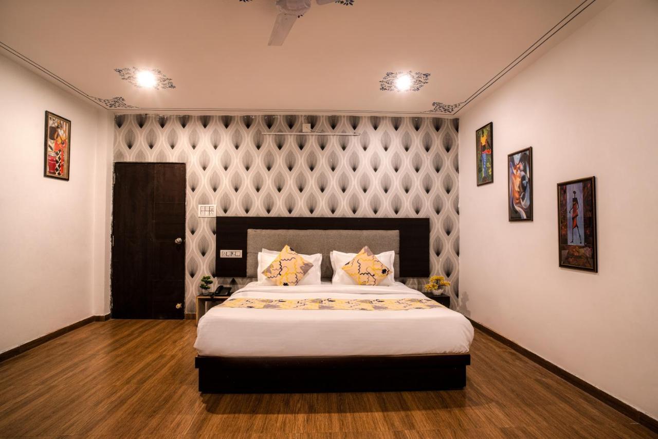 Hotel Tripli Arunoday Palace